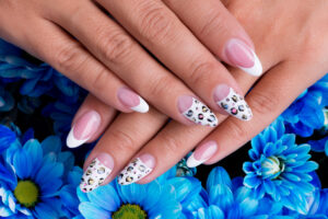 Read more about the article Seasonal Shades: Transforming Your French Mani for Every Occasion!