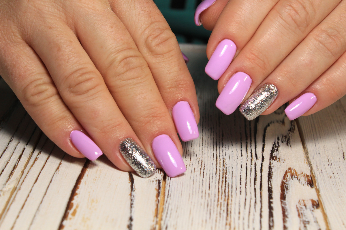 You are currently viewing Classic Manicure – A timeless option that includes nail trimming, shaping, cuticle care, and a perfect polish application.